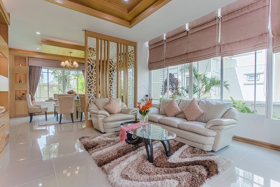 รูปภาพ เดอะพรอมิเน้นซ์ พราวด์ (The Prominence Proud)