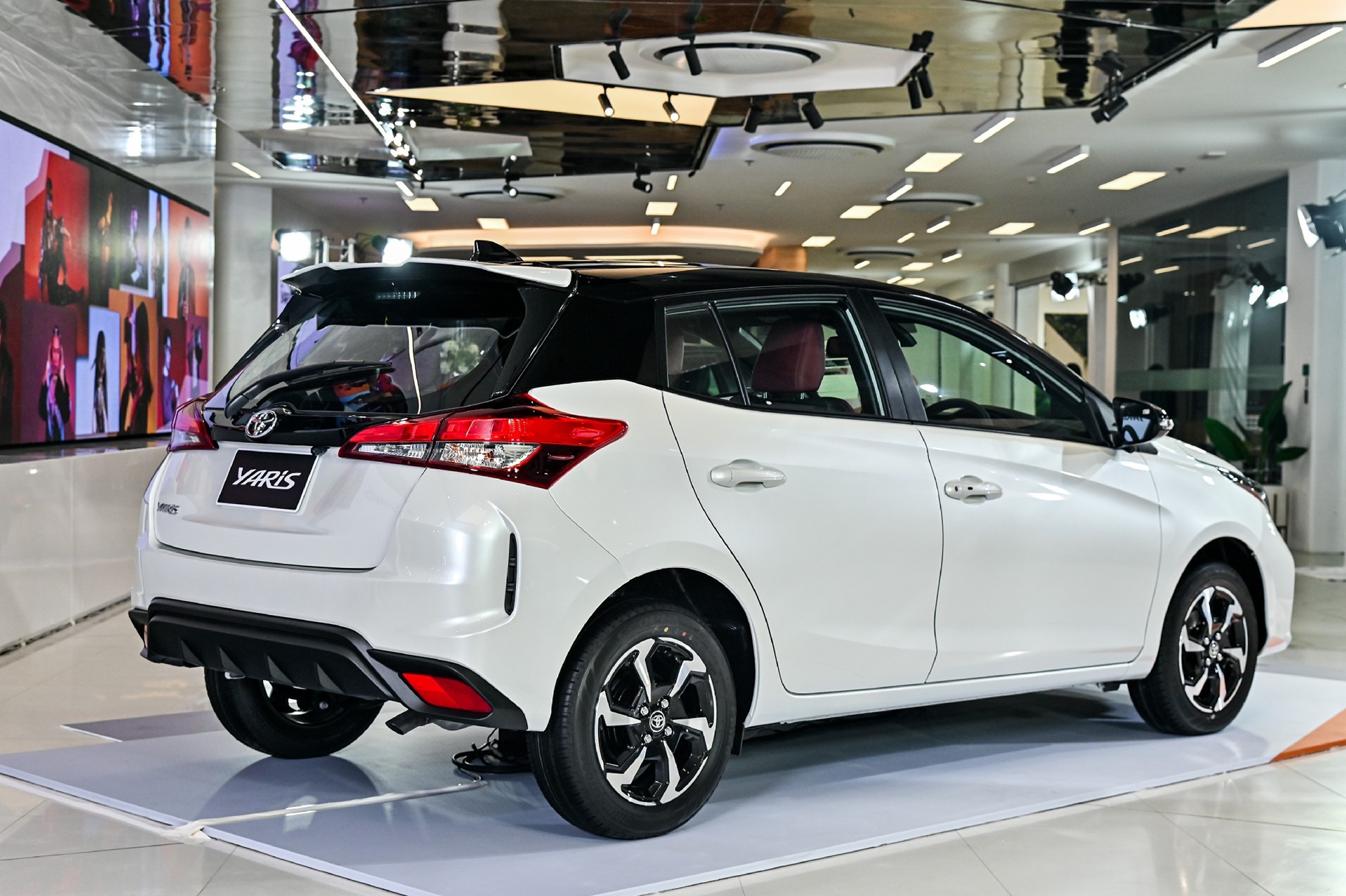 รูปภาพ โตโยต้า Toyota Yaris Premium S ปี 2023