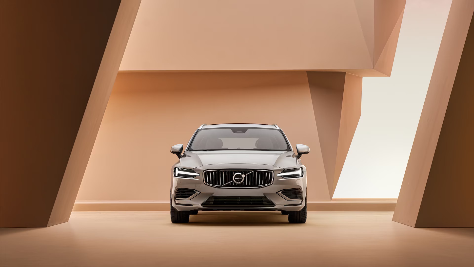 รูปภาพ วอลโว่ Volvo V60 Recharge Plus T8 Plug-in Hybrid Dark ปี 2023