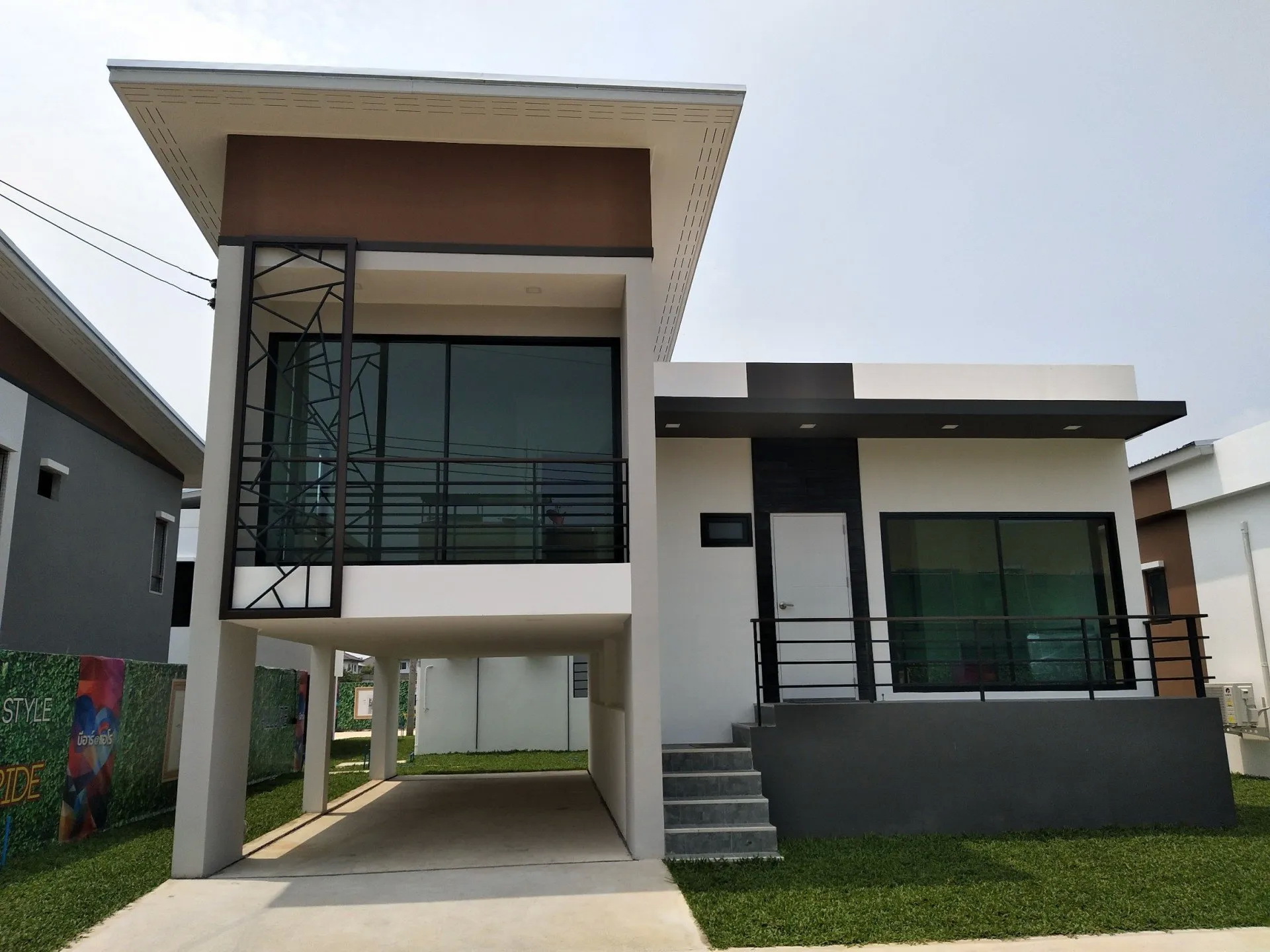 รูปภาพ บ้านร็อคการ์เด้น 3 (บีอาร์ @ แอโร) กรุงเทพฯ (Rock Garden 3 BR @ Aero)