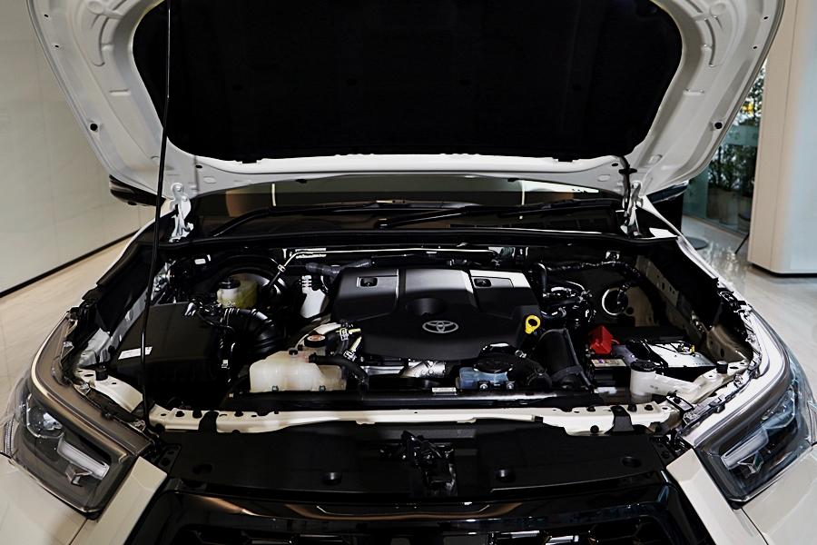 รูปภาพ โตโยต้า Toyota Revo GR Sport 2.8 AT Hi-Floor 4X4 ปี 2021