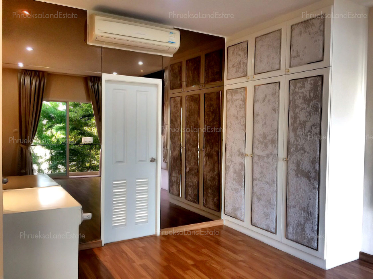 รูปภาพ เดอะ เซ็นทรัล รีเจ้นท์ อัสสัมชัญ - ศรีราชา (The Central Regent Assumption - Sriracha)