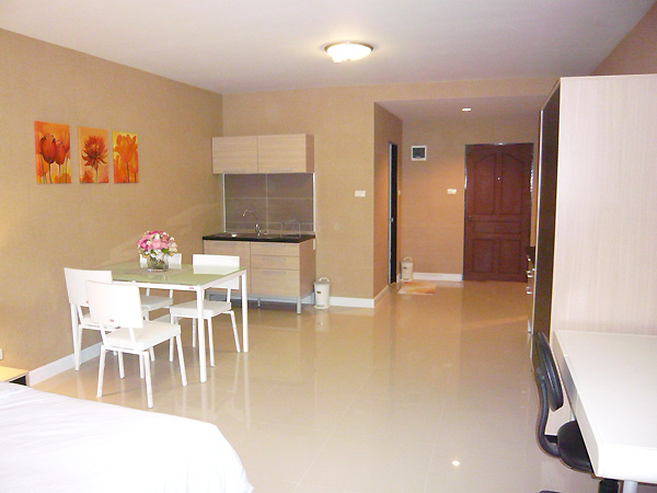 รูปภาพ เดอะ ทรีโอ (The Trio)