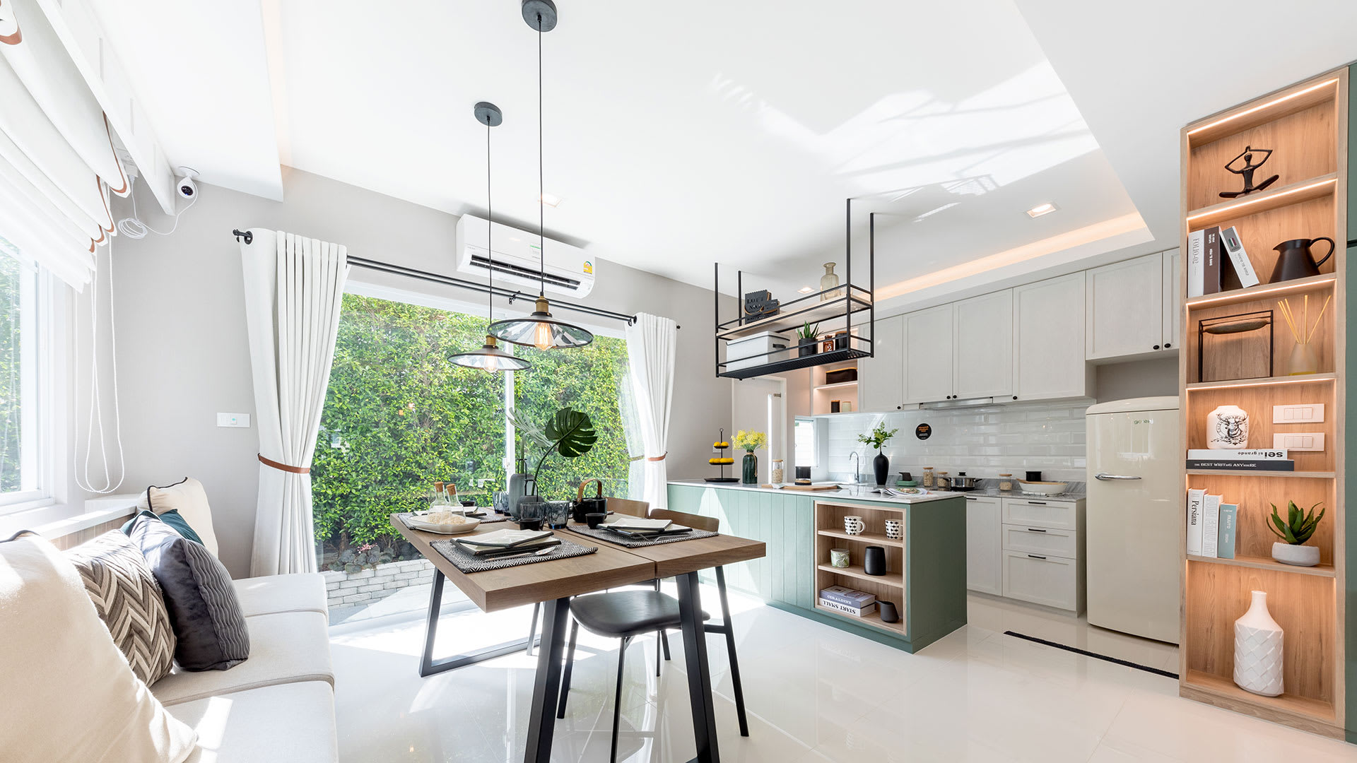 รูปภาพ อินดี้ เวสต์เกต (Indy Westgate)