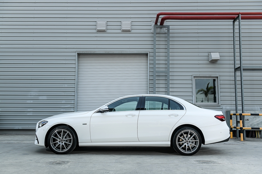 รูปภาพ เมอร์เซเดส-เบนซ์ Mercedes-benz E-Class E 300 e Avantgrade ปี 2021