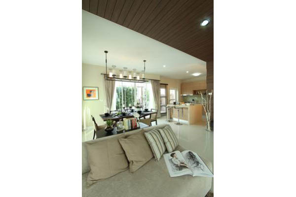 รูปภาพ เลอ เน็กซ์ตร้า วงแหวน-ศรีนครินทร์ (Le Nextra)