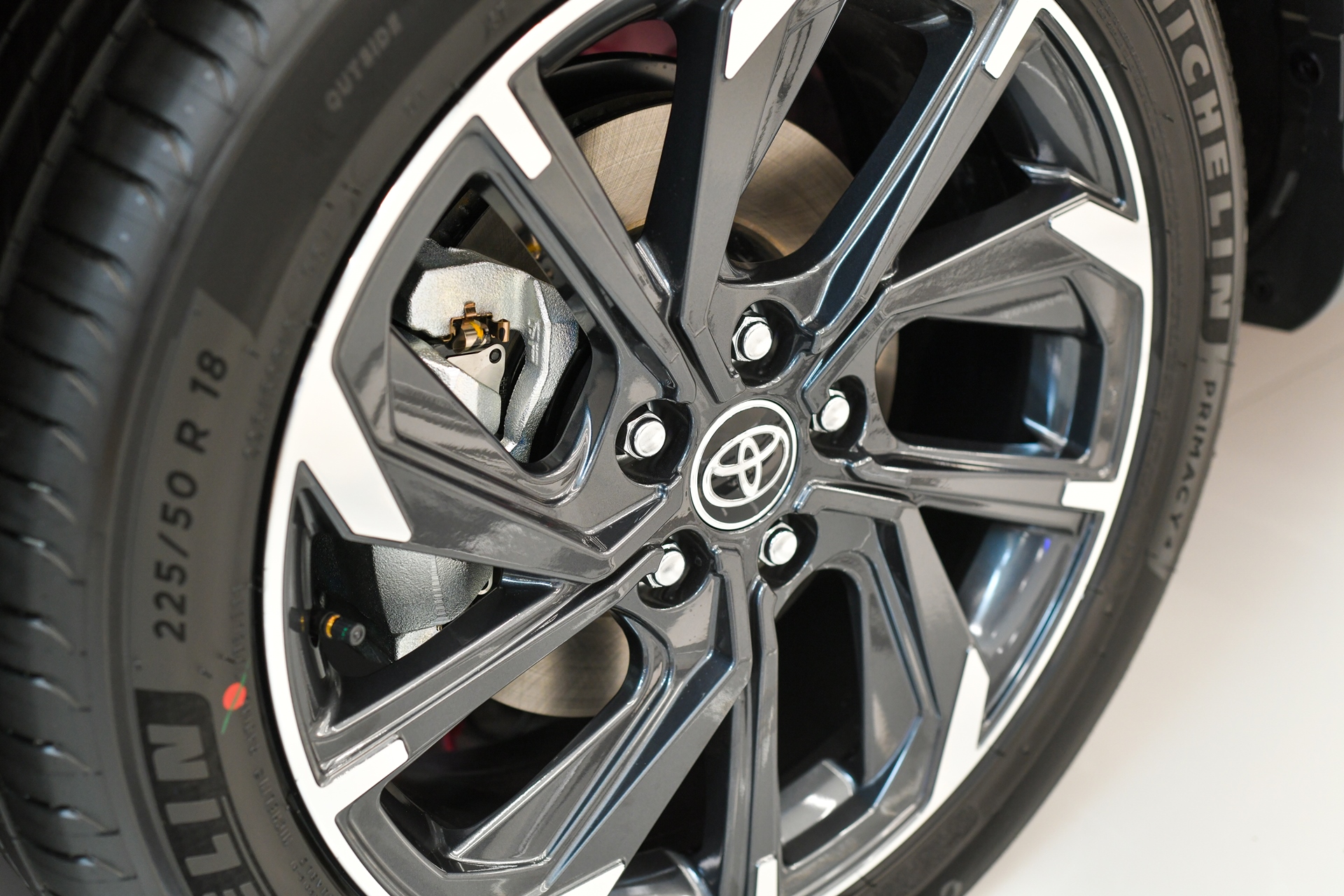 รูปภาพ โตโยต้า Toyota Corolla Cross HEV GR Sport ปี 2026