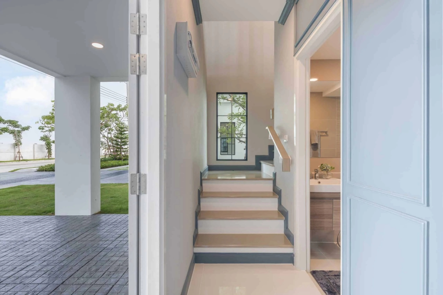 รูปภาพ เวอร์โซ่ วงแหวน-ลำลูกกา (Verzo Wongwaen-Lamlukka)