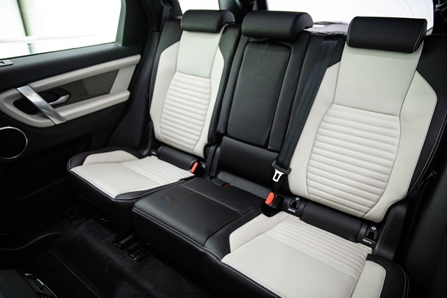 รูปภาพ แลนด์โรเวอร์ Land Rover Discovery Sport 1.5 Plug-in Hybrid HSE Plus ปี 2020