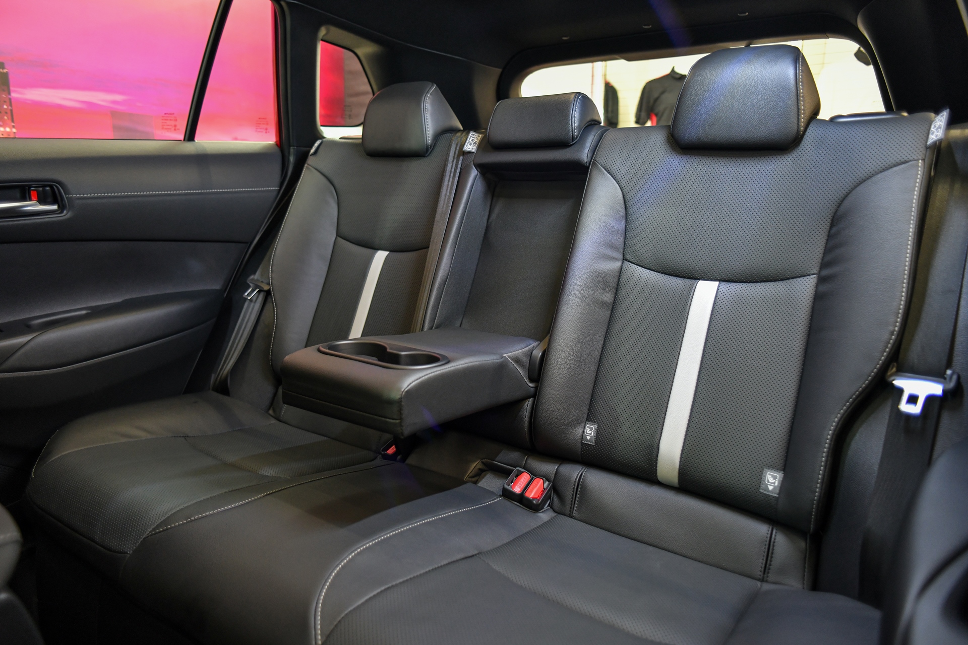 รูปภาพ โตโยต้า Toyota Corolla Cross HEV GR Sport ปี 2024