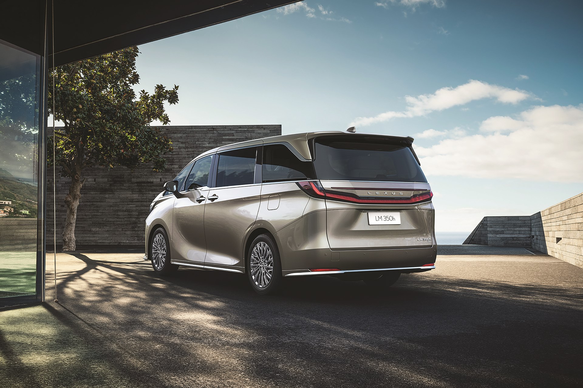 รูปภาพ เลกซัส Lexus LM 500h Executive 6-Seater ปี 2024