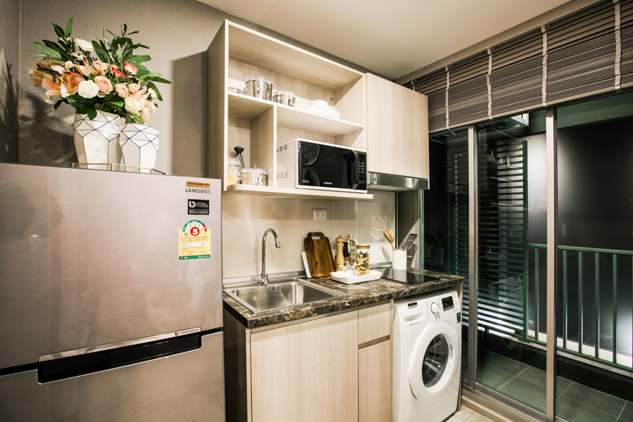 รูปภาพ เอลลิโอ สาทร-วุฒากาศ (Elio Sathorn-Wutthakat)