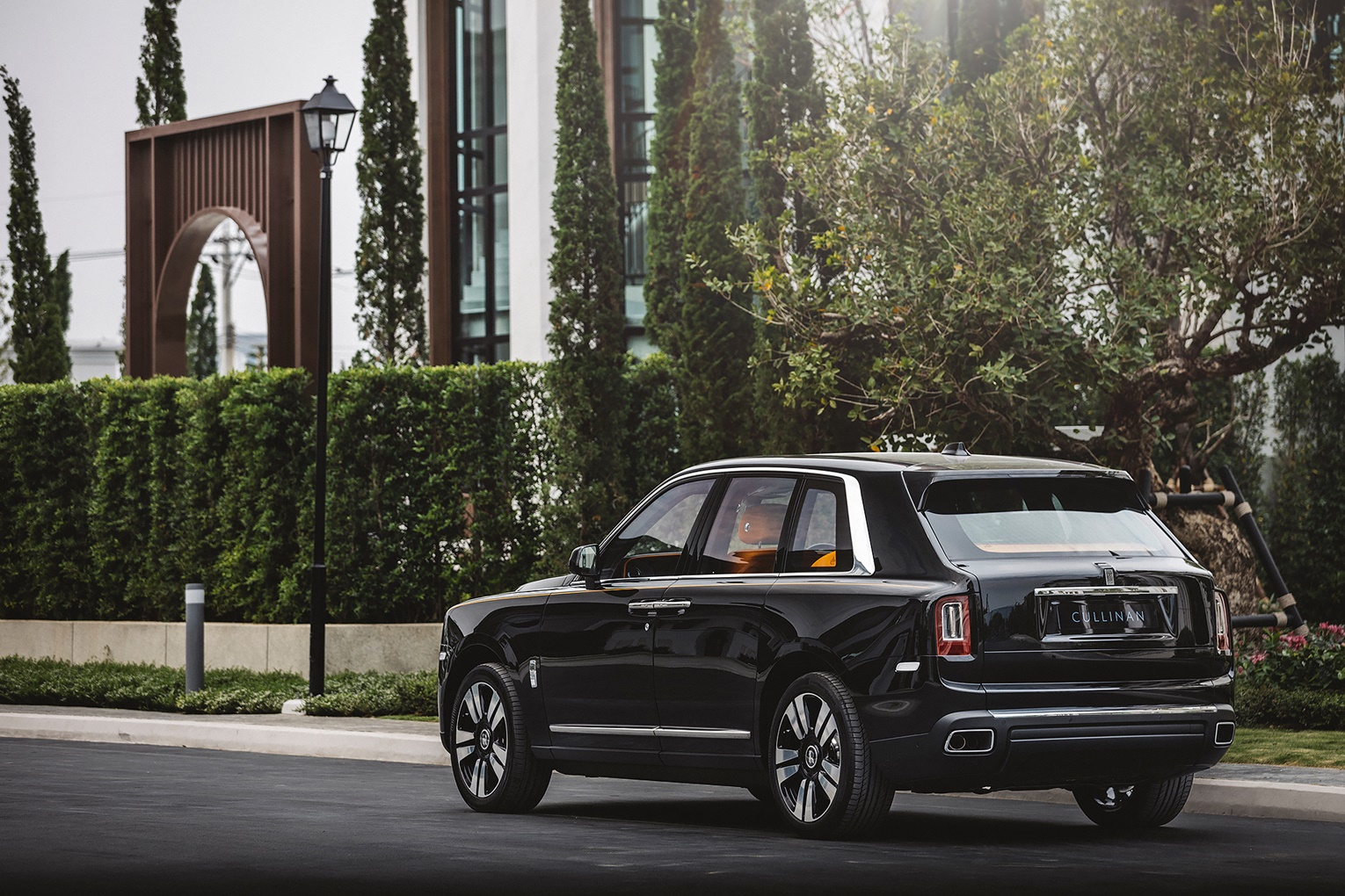 รูปภาพ โรลส์-รอยซ์ Rolls-Royce Cullinan SUV ปี 2023