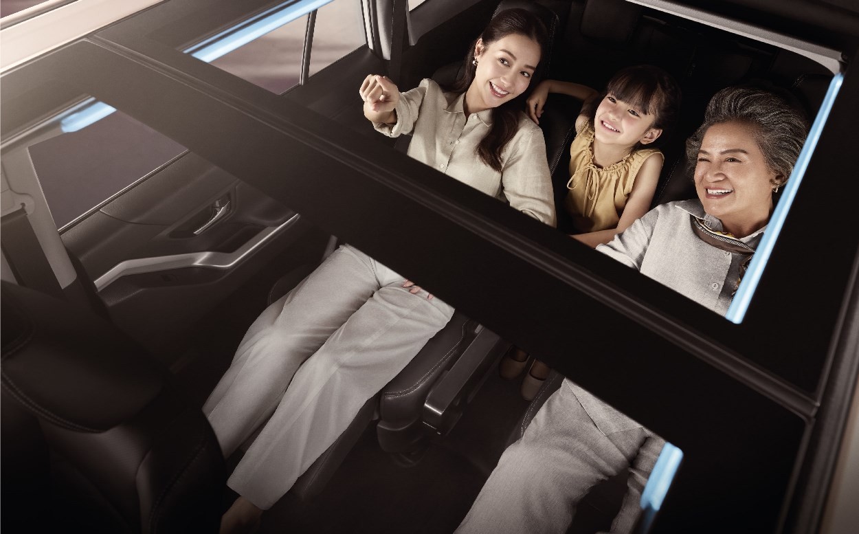 รูปภาพ โตโยต้า Toyota Innova Zenix HEV Premium ปี 2025