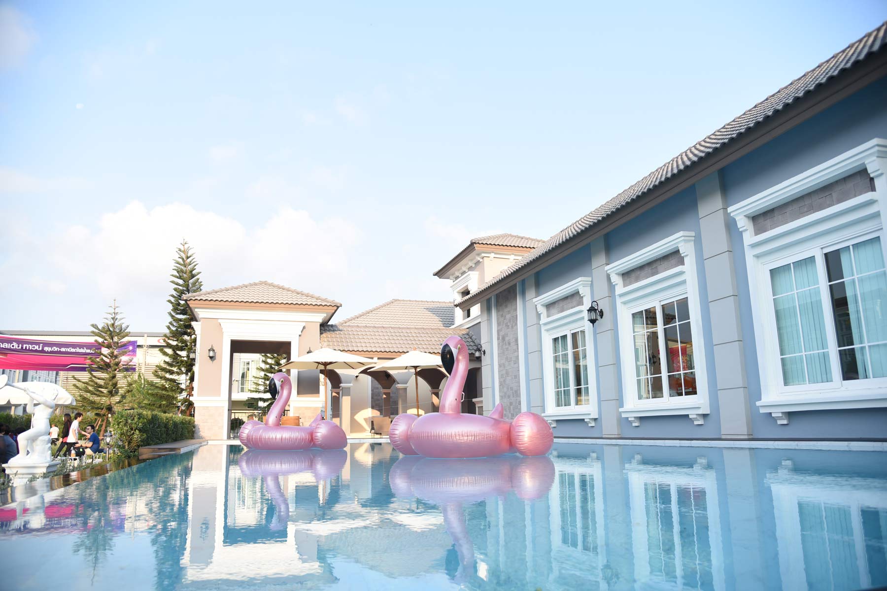 รูปภาพ โกลเด้น ทาวน์ สุขุมวิท-สถานีรถไฟฟ้าแบริ่ง (Golden Town Sukhumvit-Bearing Station)