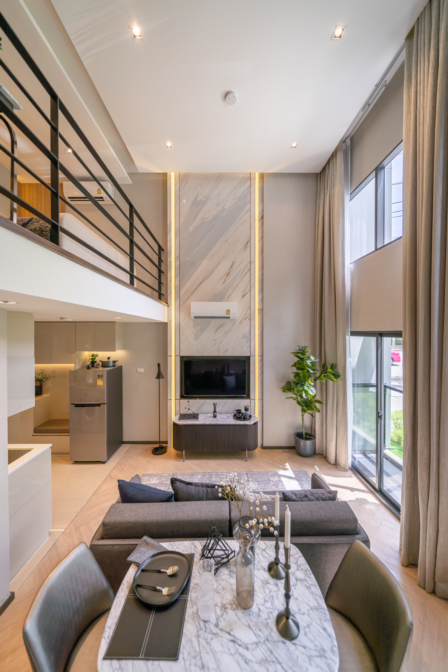 รูปภาพ ณ รีวา เจริญนคร (Na Reva Charoennakhon)