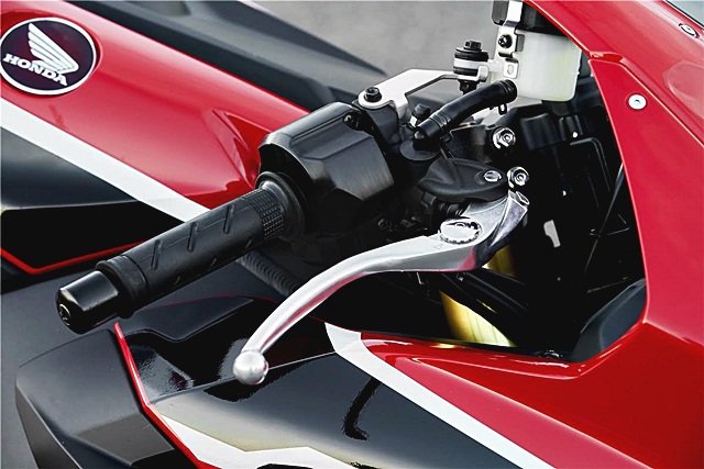 รูปภาพ ฮอนด้า Honda CBR 1000RR SP ปี 2017