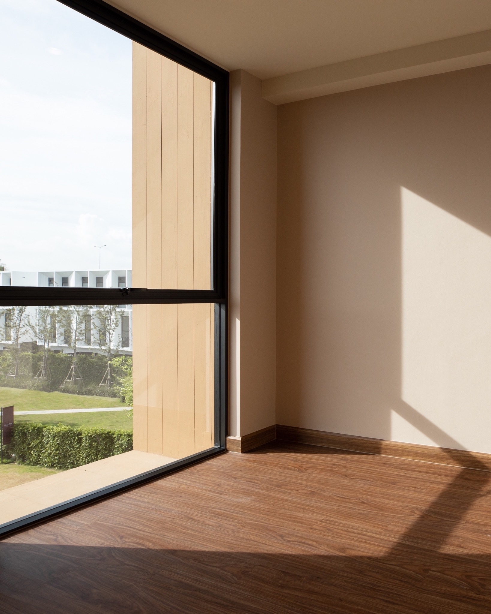 รูปภาพ พลูม วัชรพล-เอกมัย (Plume Watcharaphon-Ekkamai)