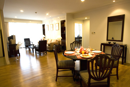 รูปภาพ ริเวอไรน์ เพลส คอนโดมิเนียม (Riverine Place)