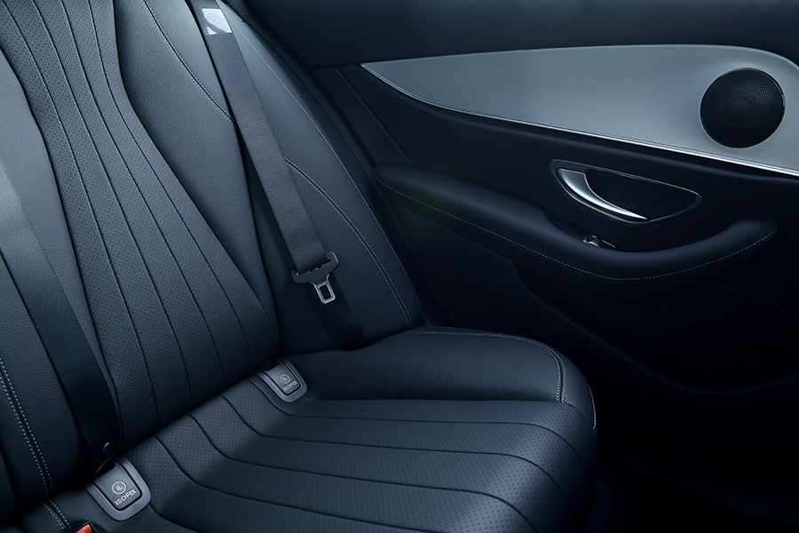 รูปภาพ เมอร์เซเดส-เบนซ์ Mercedes-benz E-Class 220 d AMG Sport ปี 2021