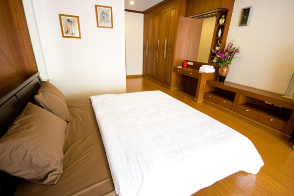 รูปภาพ เดอะ กรีนเพลส คอนโดมิเนียม (The Green Place Condominium)