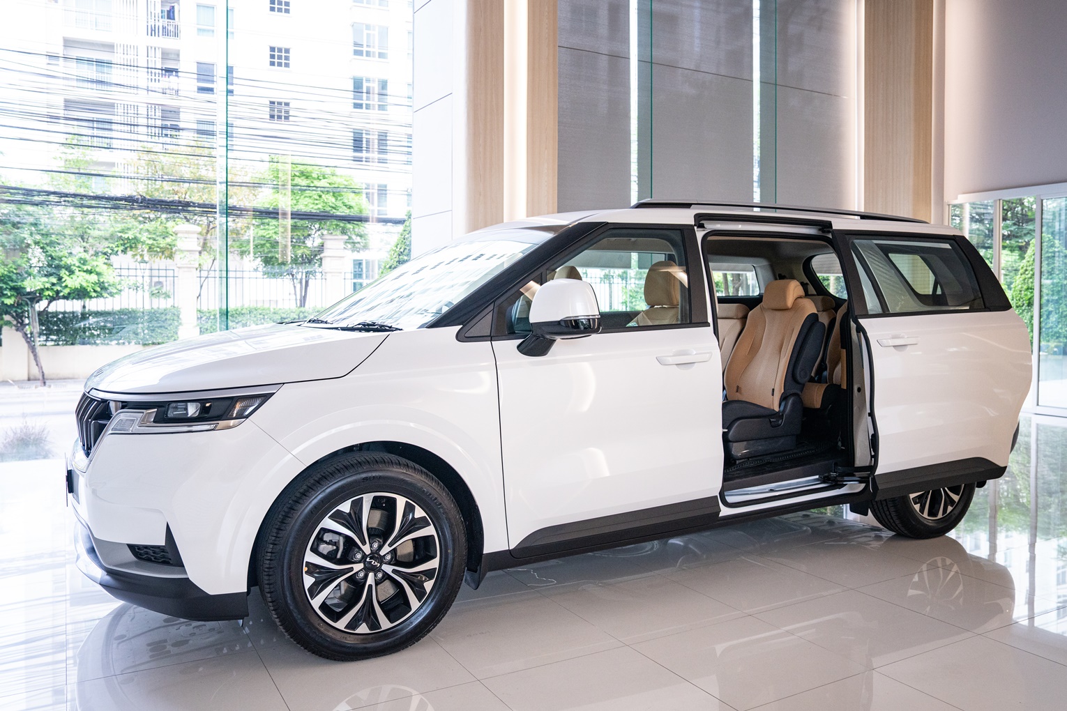 รูปภาพ เกีย KIA Carnival LX ปี 2023