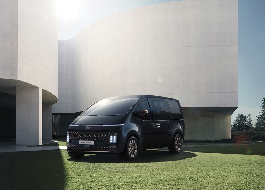 รูปภาพ ฮุนได Hyundai Staria Premium with sunroof (euro5) ปี 2024