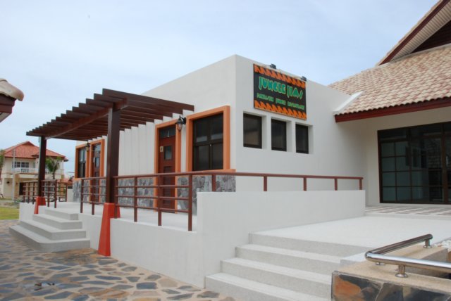 รูปภาพ เมาน์เท่นวิว อินเตอร์เนชั่นแนล บางแสน (Mountainview International Bangsan)