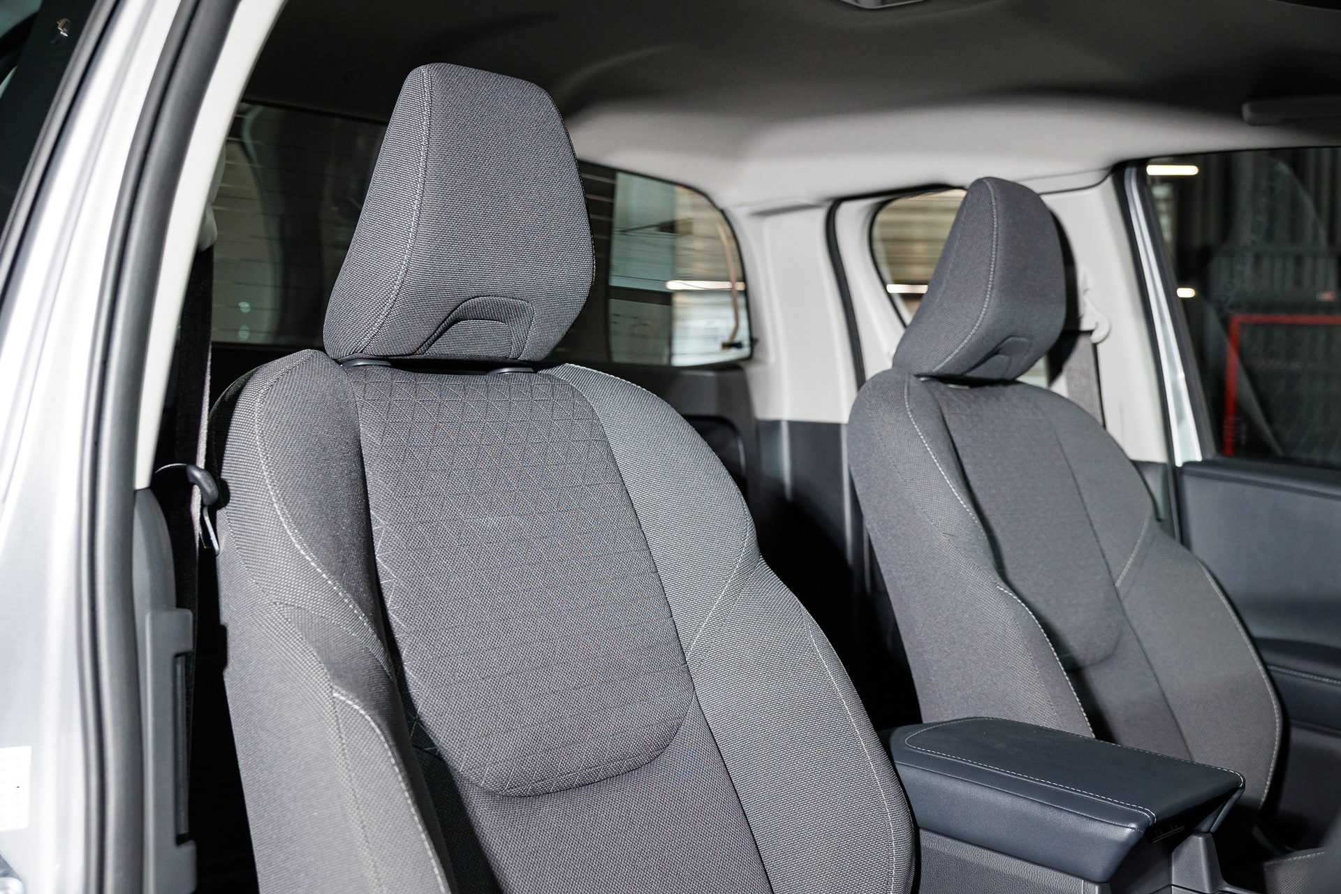 รูปภาพ โตโยต้า Toyota Hilux Travo Smart Cab 4TREX 2.8 Premium MT ปี 2025