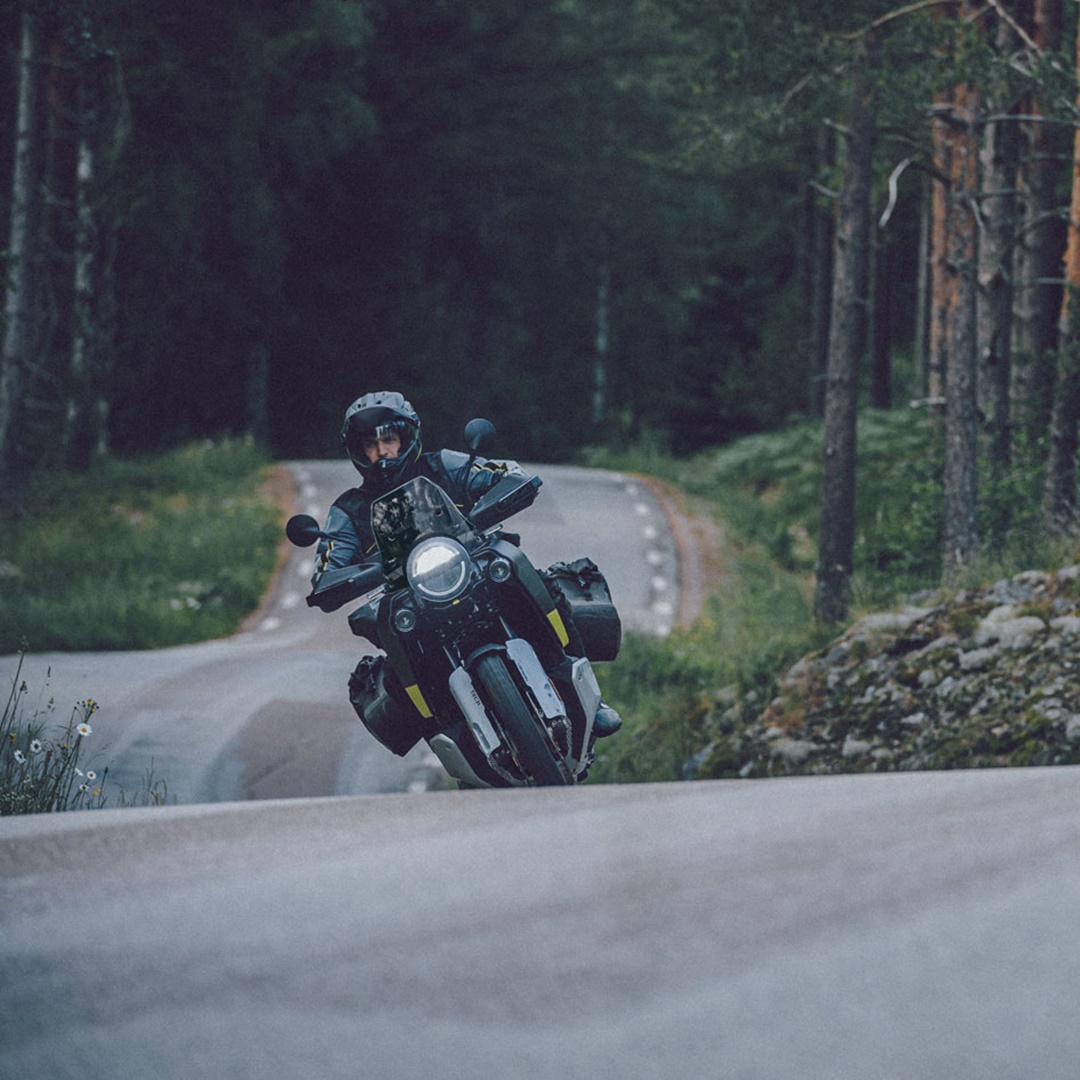 รูปภาพ ฮุสวาน่า Husqvarna Travel Norden 901 ปี 2023