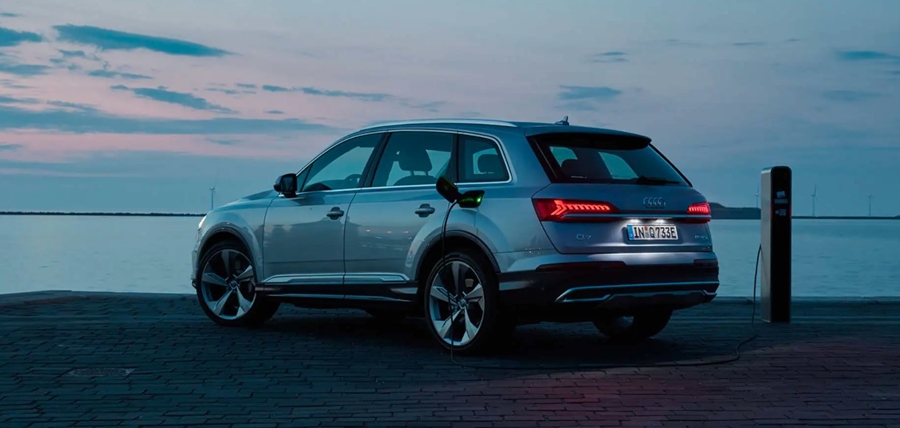 รูปภาพ อาวดี้ Audi Q7 60 TFSI e quattro S line Black Edition ปี 2022