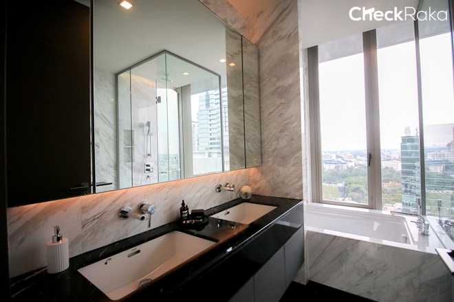 รูปภาพ ศาลาแดง วัน (Saladaeng One)