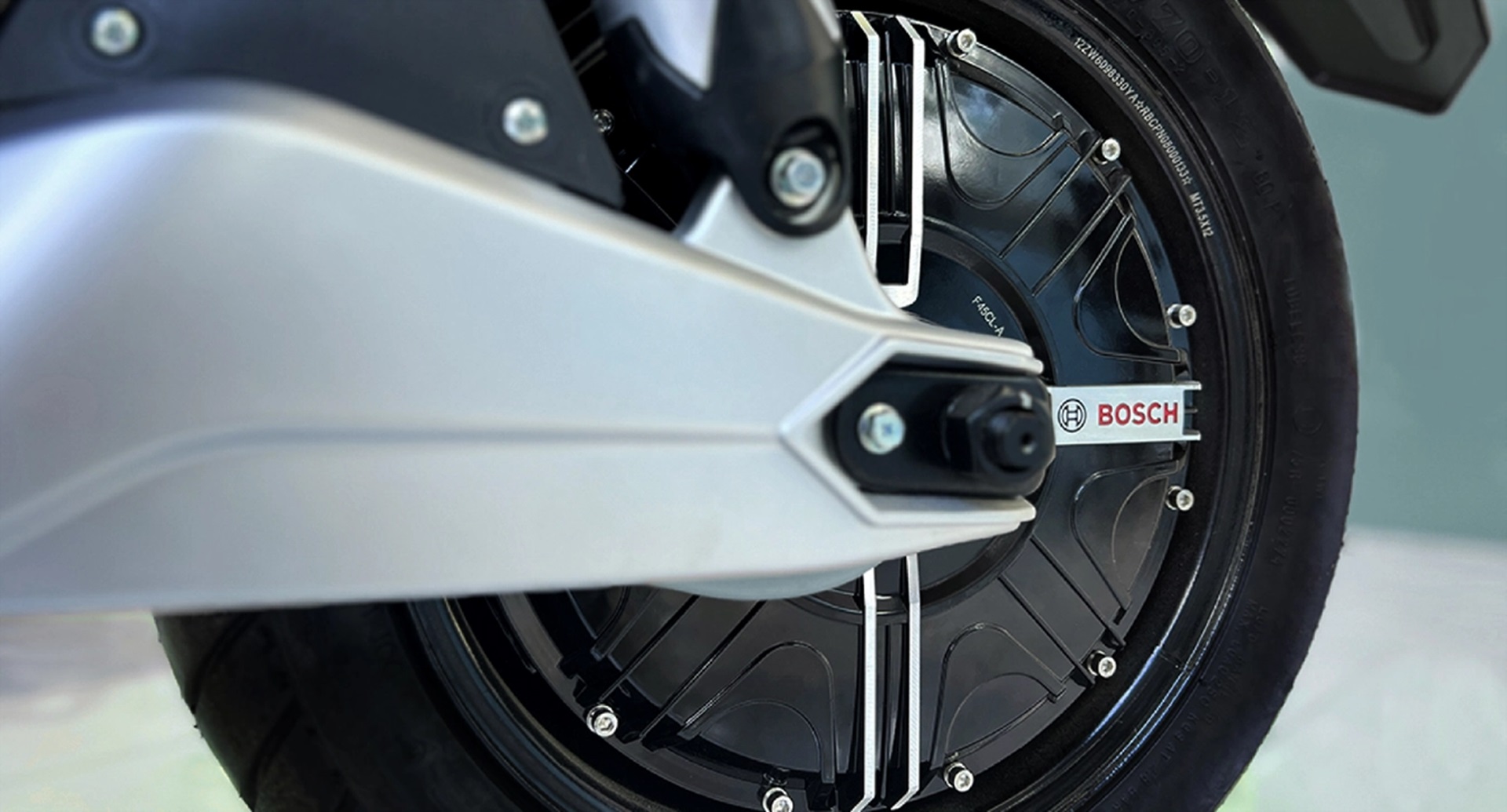 รูปภาพ สลีค SLEEK TYPE-V Standard Range ปี 2023