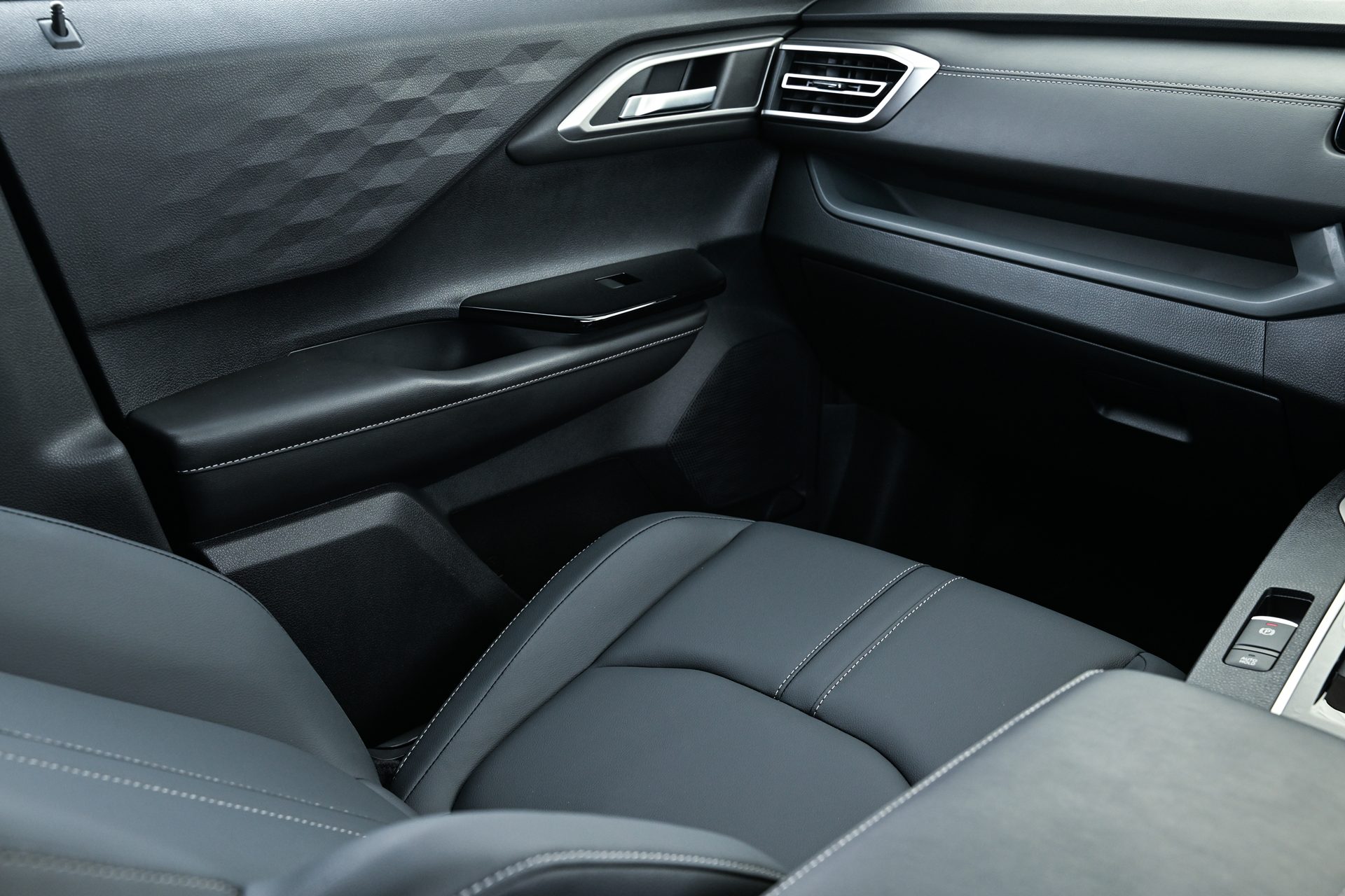 รูปภาพ มิตซูบิชิ Mitsubishi Xforce HEV Ignite ปี 2025