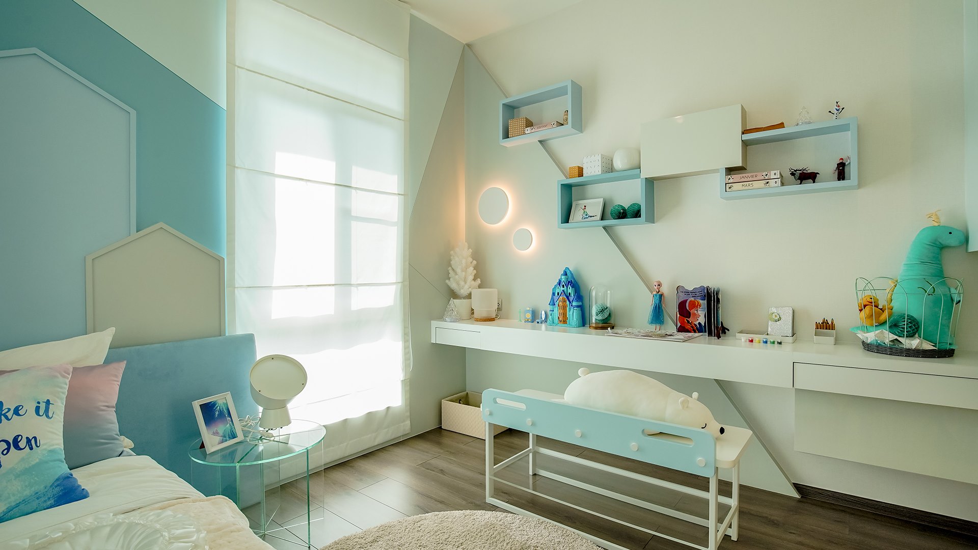 รูปภาพ มัณฑนา ศรีนครินทร์ ร่มเกล้า (Manthana Srinakarin - Romklao)