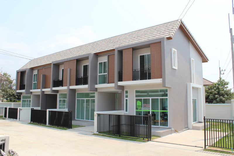 รูปภาพ ไอคอน ทาวน์ อ่างศิลา (Icon Town Ang Sila)