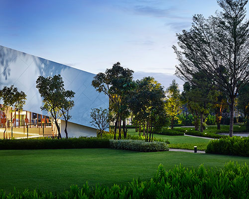 รูปภาพ เศรษฐสิริ กรุงเทพกรีฑา (Setthasiri Krungthep Kreetha)