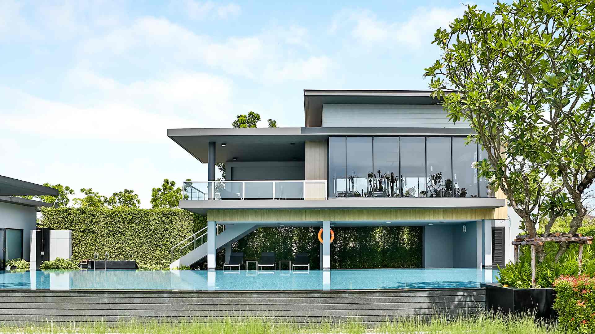 รูปภาพ มัณฑนา มอเตอร์เวย์ - ร่มเกล้า (Mantana Motorway - Romklao)