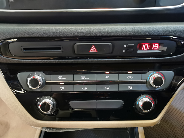 รูปภาพ เกีย KIA Grand Carnival LX MY19 ปี 2019