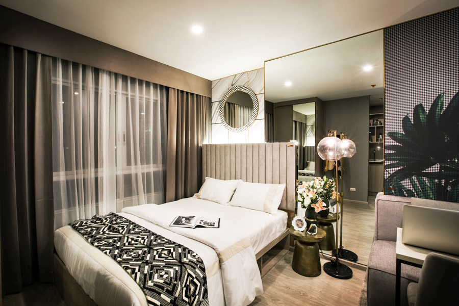 รูปภาพ เอลลิโอ สาทร-วุฒากาศ (Elio Sathorn-Wutthakat)