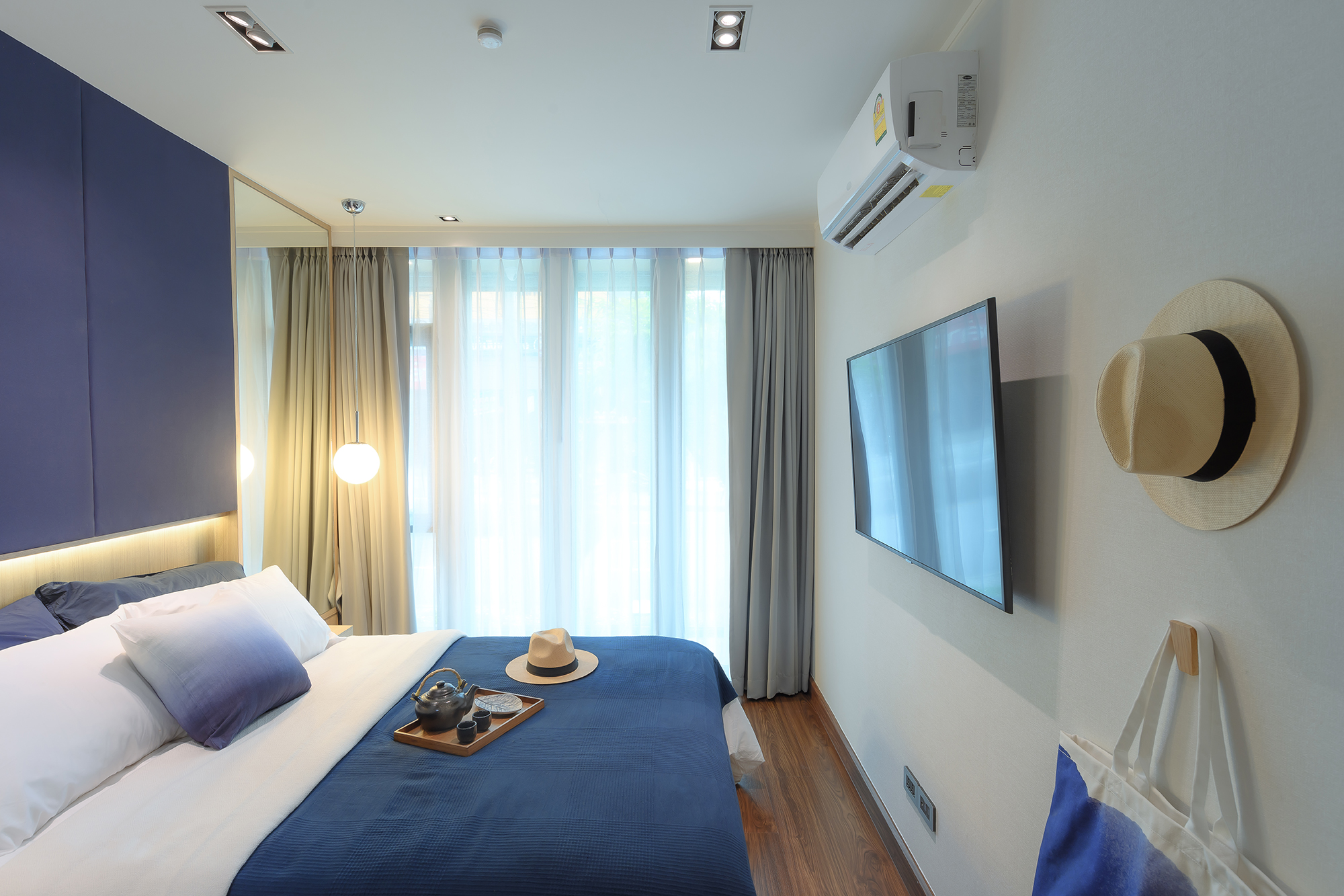 รูปภาพ ตรรกะ ศรีวรา (Takka Sriwara)