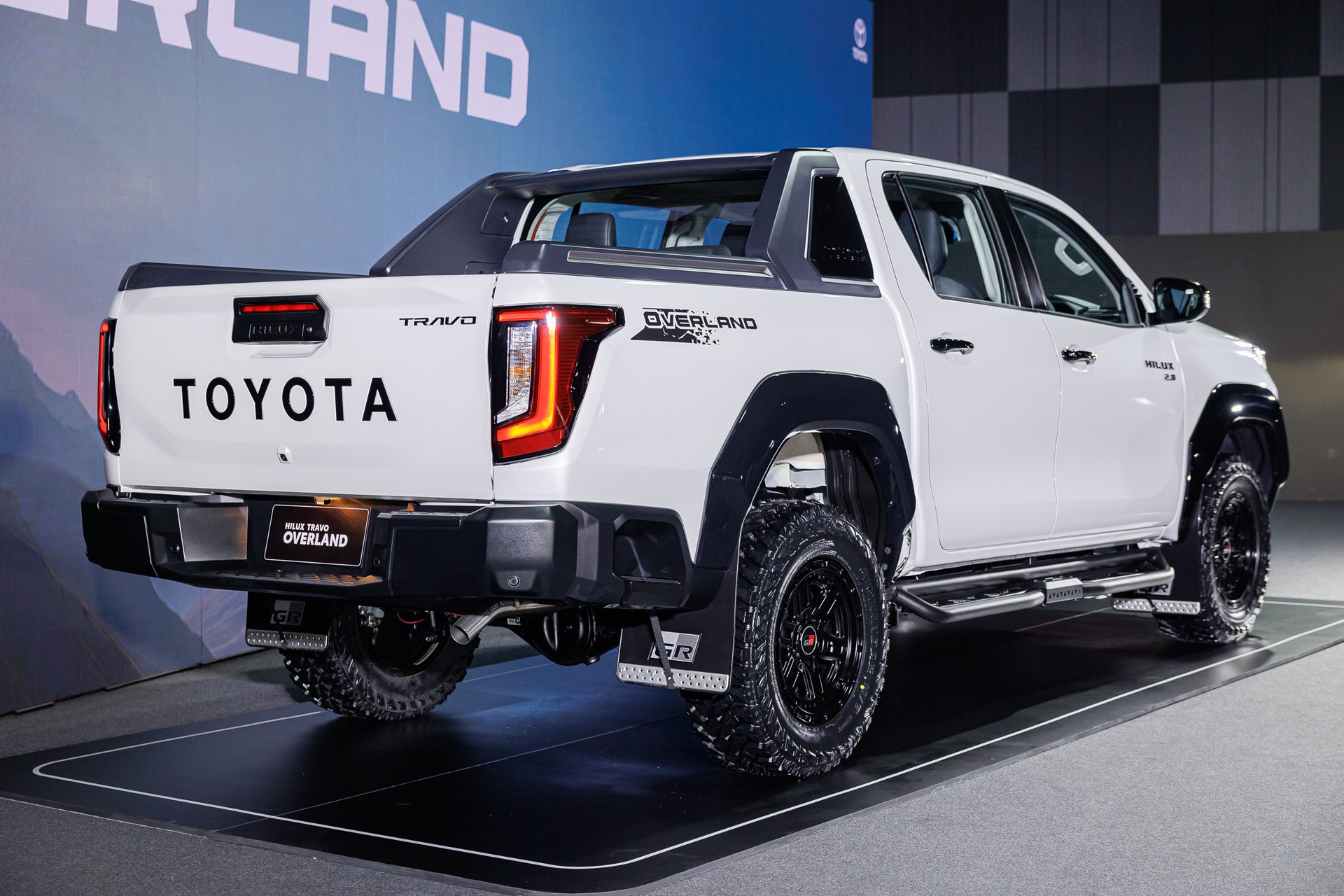 รูปภาพ โตโยต้า Toyota Hilux Travo Double Cab Prerunner 2.8 Overland AT ปี 2025