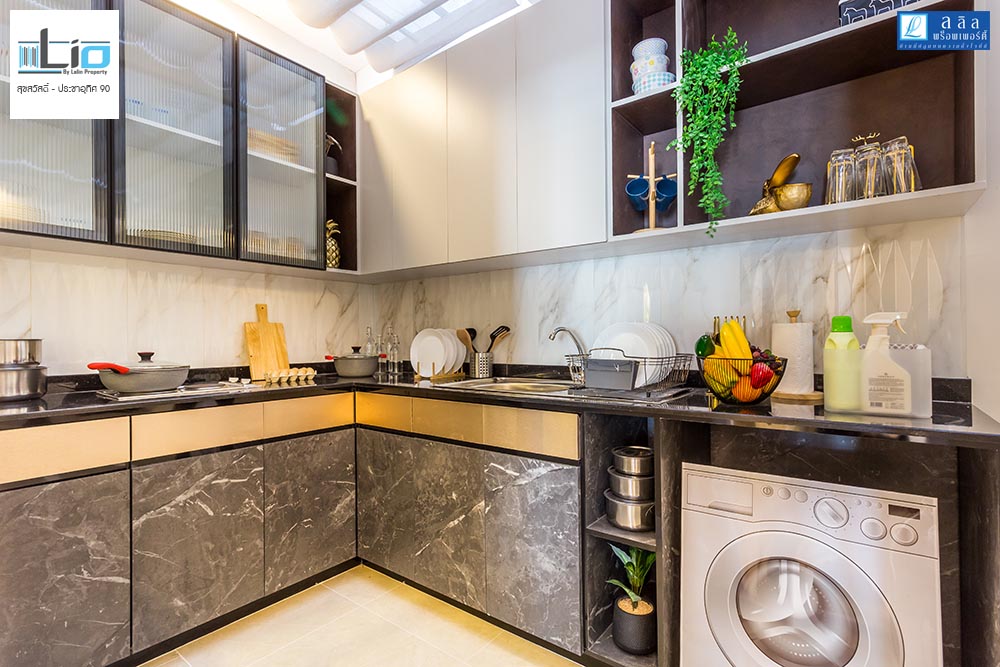 รูปภาพ ไลโอ สุขสวัสดิ์-ประชาอุทิศ 90 (Lio Suk Sawat-Pracha Uthitt 90)