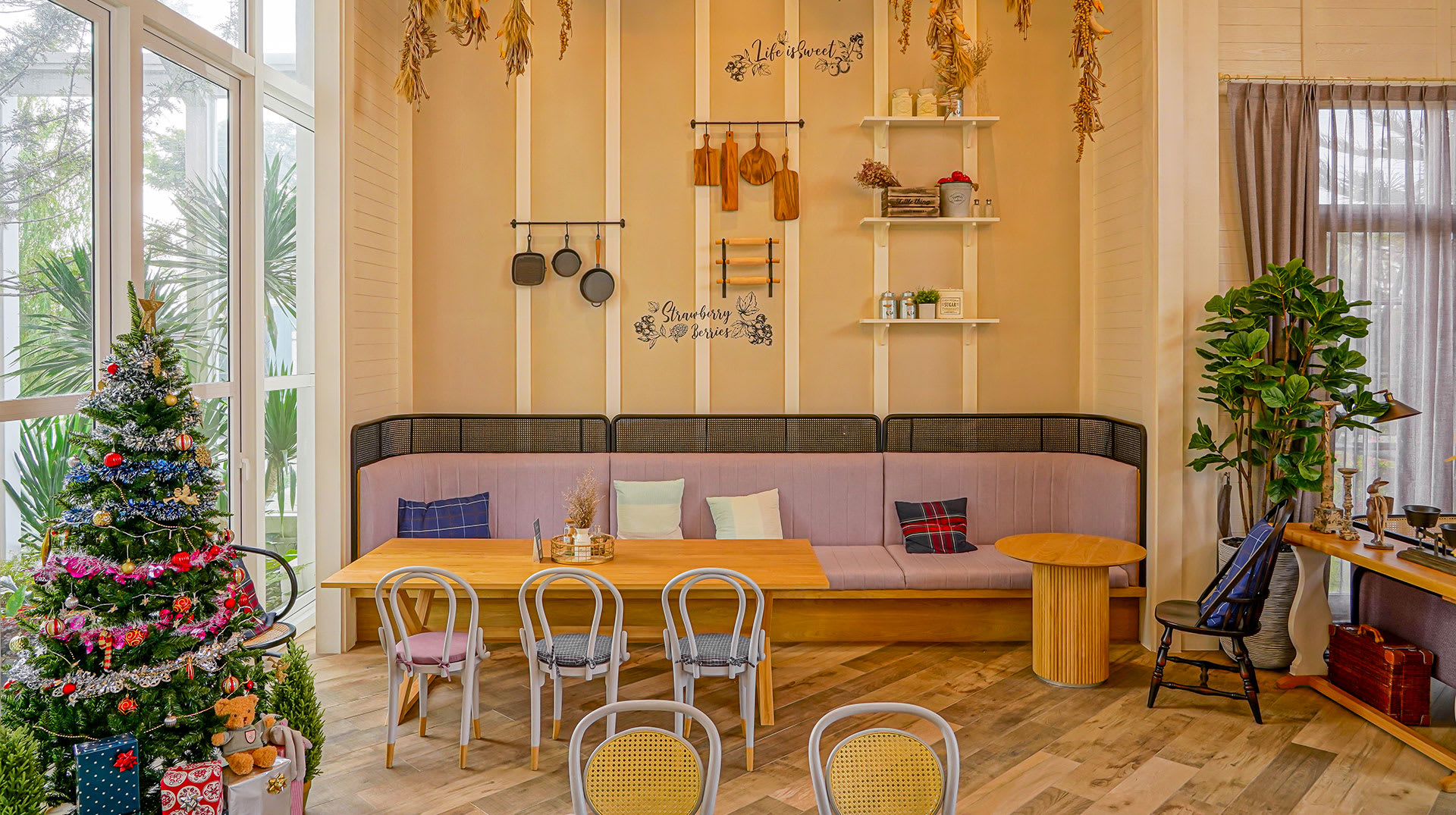 รูปภาพ อัญญ่า เวสต์เกต (Anya Westgate)