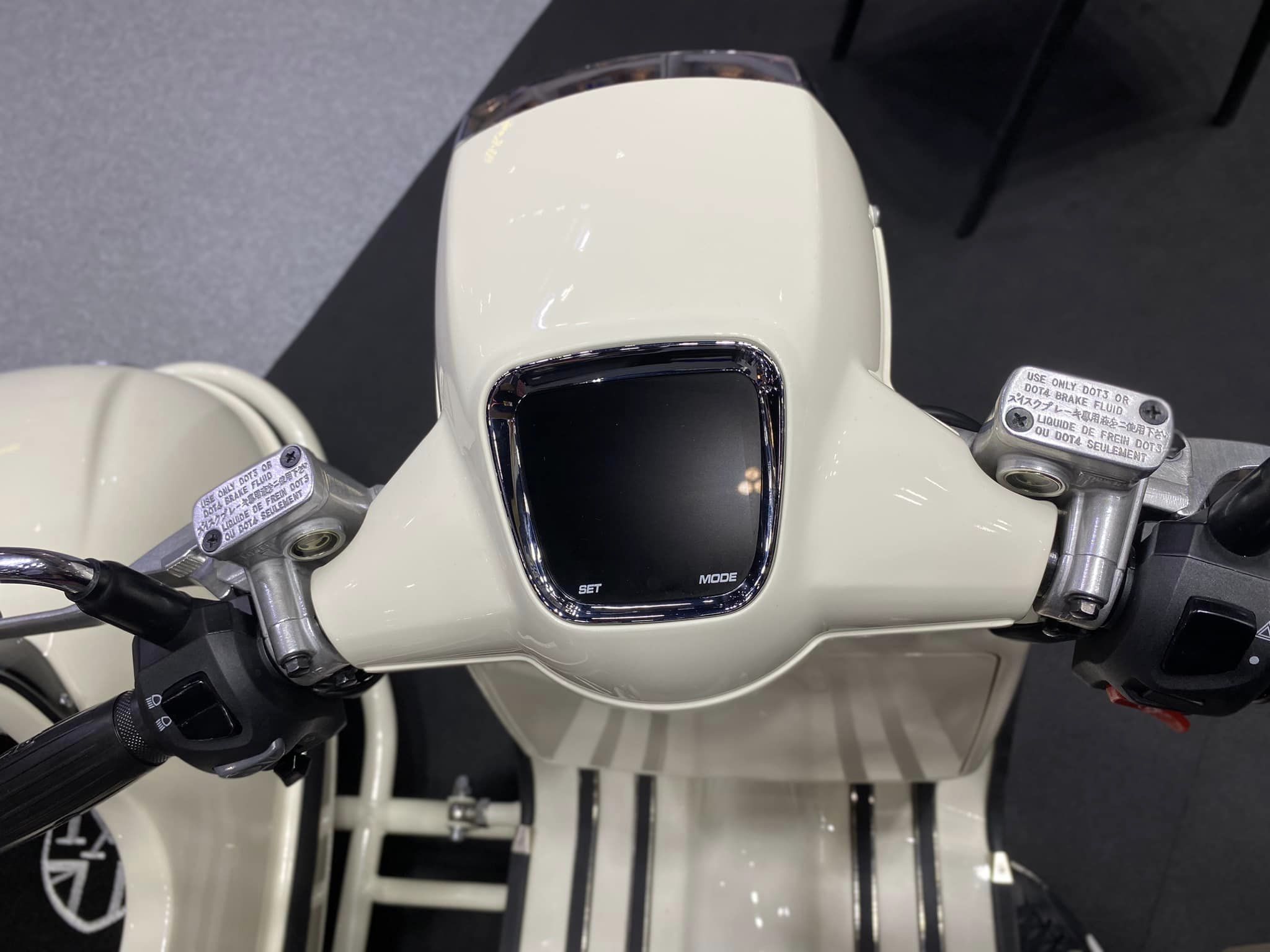 รูปภาพ รอยัล อัลลอยด์ Royal Alloy GP 300S SC ปี 2023