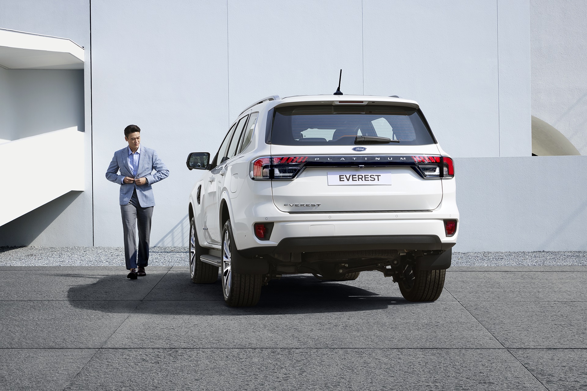 รูปภาพ ฟอร์ด Ford Everest Platinum V6 4x4 10AT ปี 2024