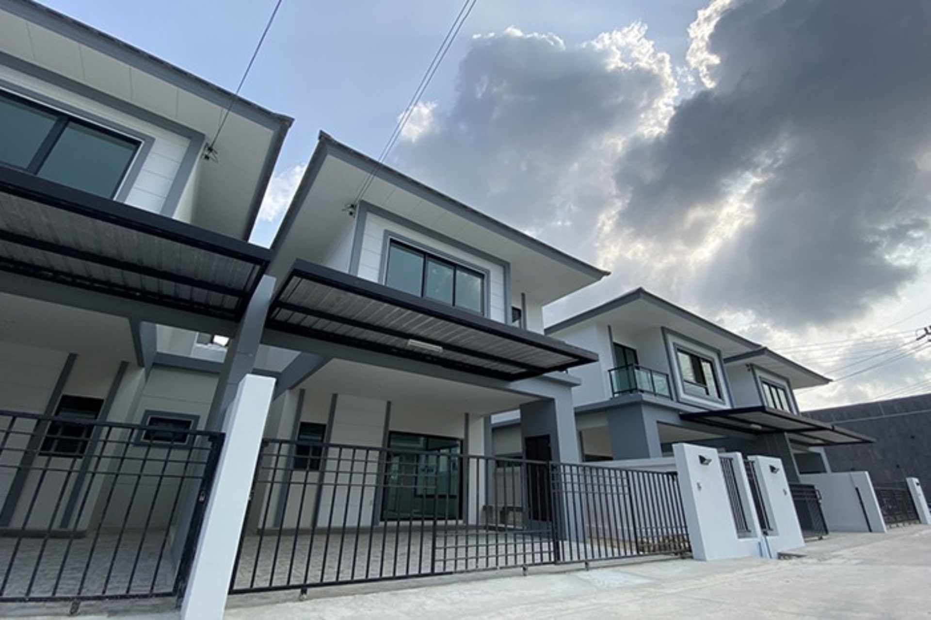 รูปภาพ เดอะ นิว ไลฟ์ แอท พัฒนา 3 (The New Life at Phatthana 3)