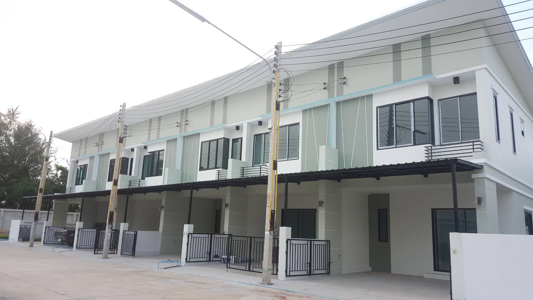 รูปภาพ เอ มัสท์ บ่อวิน (Amust Borwin)