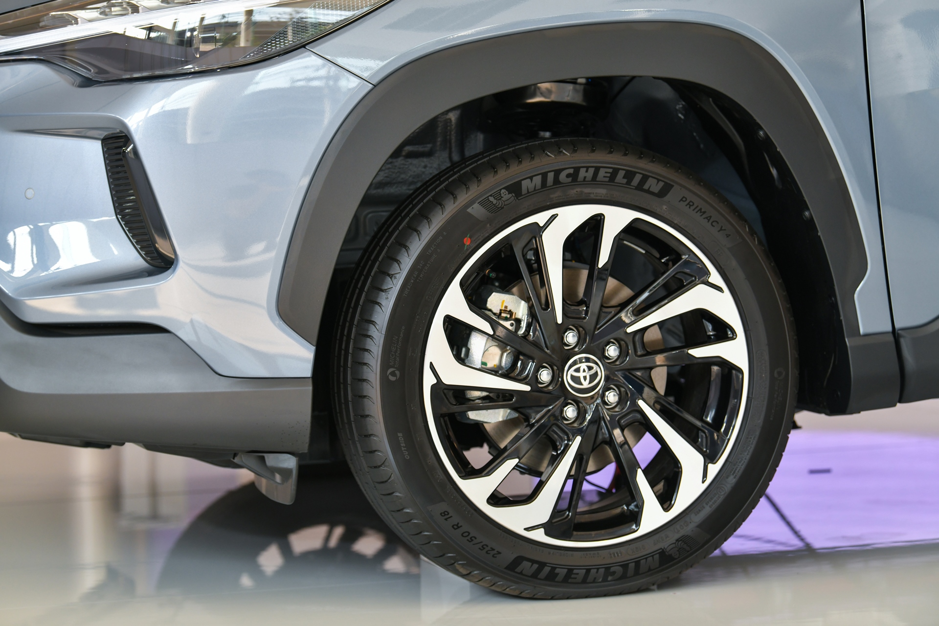 รูปภาพ โตโยต้า Toyota Corolla Cross HEV Premium ปี 2024