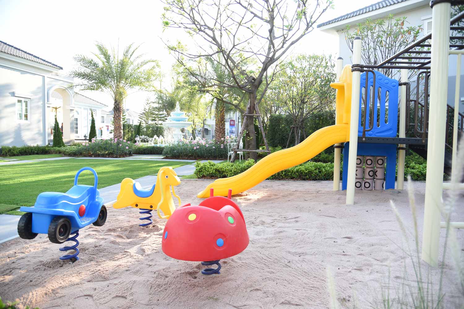 รูปภาพ โกลเด้น นีโอ รามอินทรา - วงแหวน (Golden Neo Ramintra - Wongwaen)